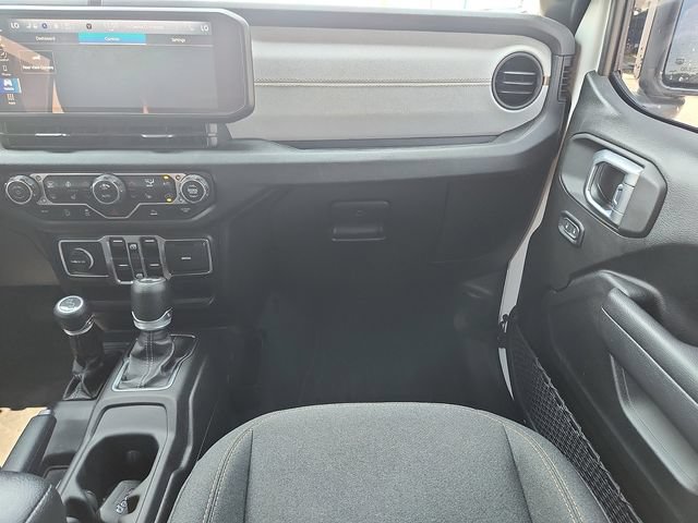 Used 2024 Jeep Wrangler Unlimited Sport AWD/4WD image 10
