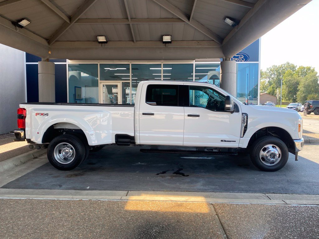 Certified 2025 Ford F350 XLT w/ 360-Degree Camera Package AWD/4WD image 8