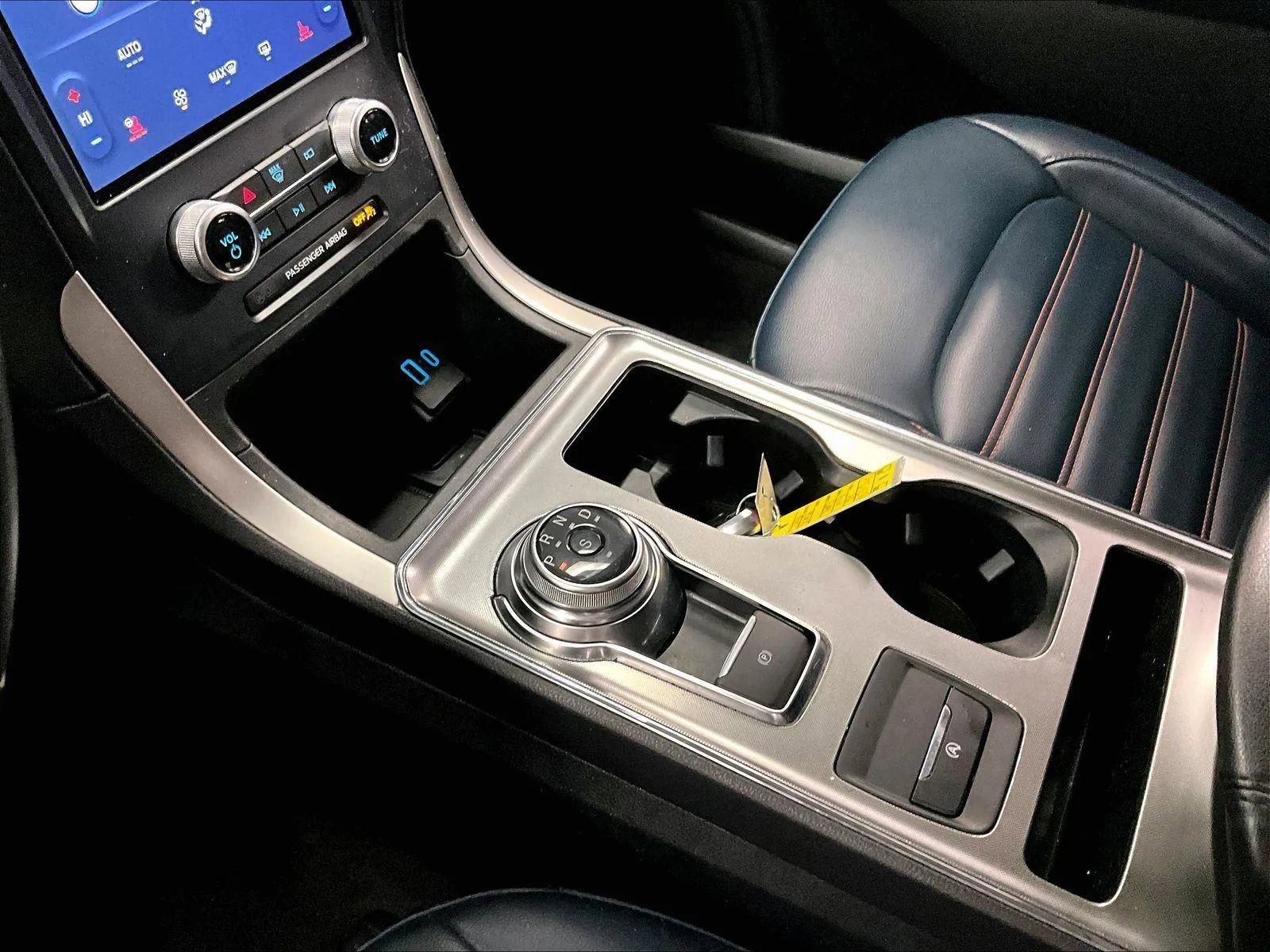 Certified 2022 Ford Edge SEL w/ Sport Appearance Package image 16