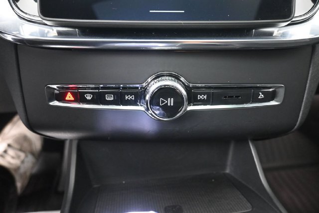 Used 2025 Volvo XC90 B6 Plus w/ Protection Package Premier AWD/4WD image 15