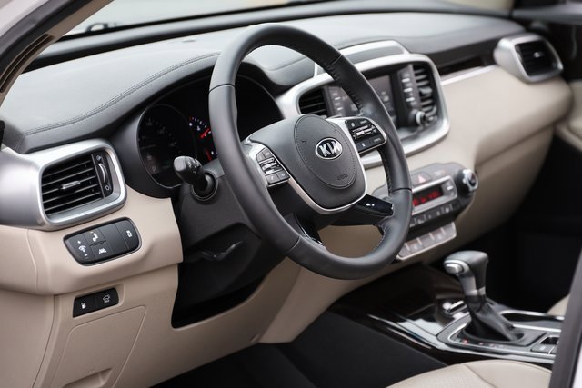 Used 2020 Kia Sorento EX image 15