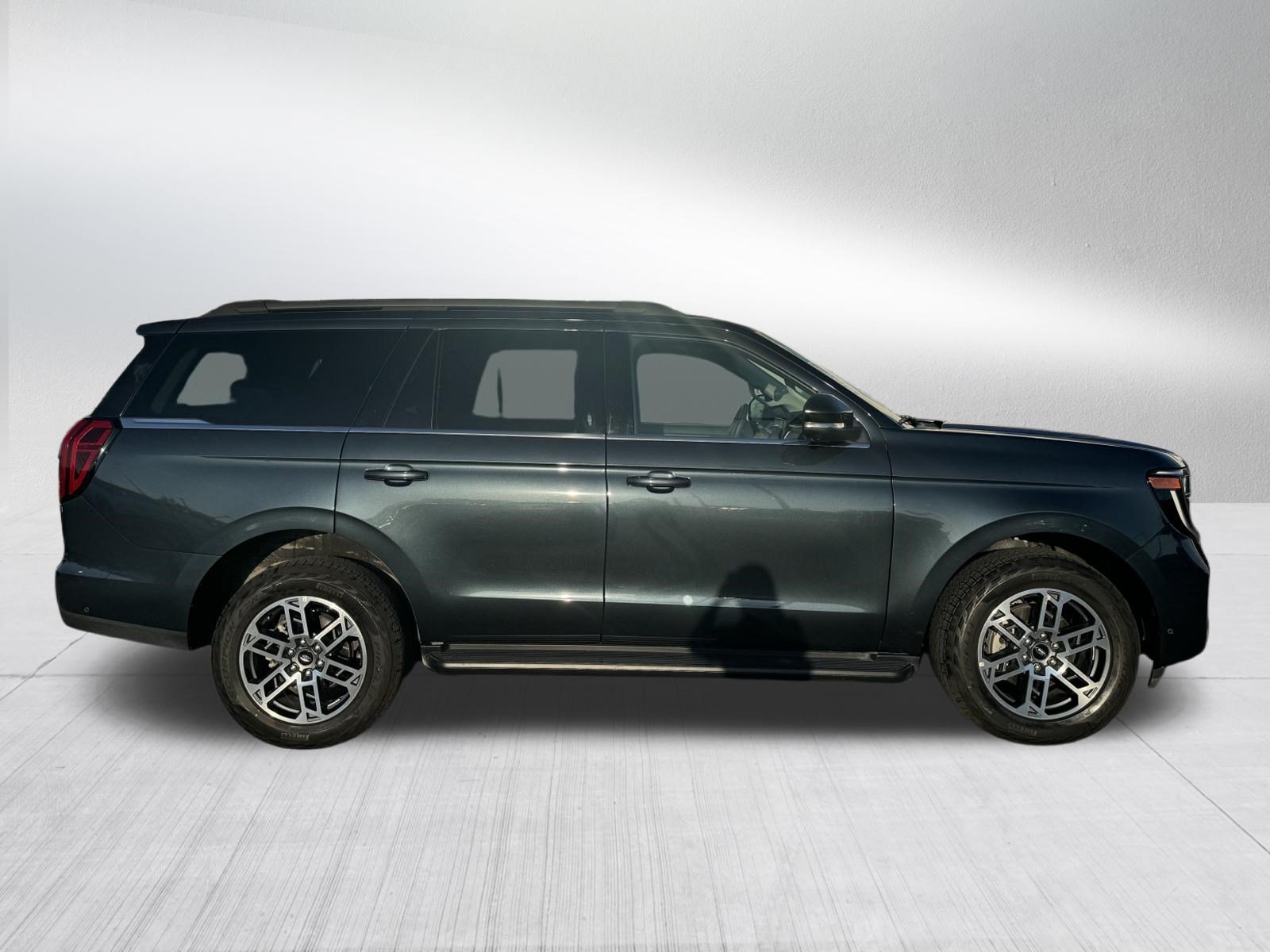 Certified 2025 Ford Expedition Active AWD/4WD image 8
