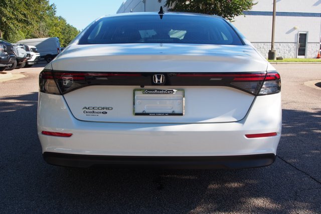 Used 2025 Honda Accord SE image 6