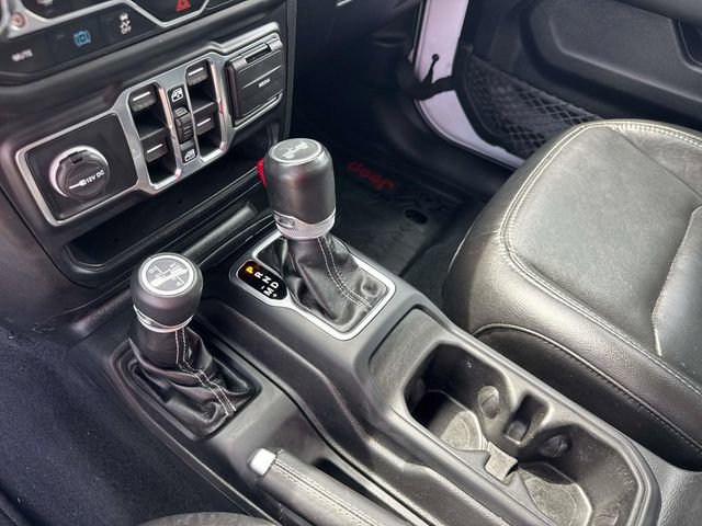 Used 2022 Jeep Wrangler Unlimited Sahara w/ Cold Weather Group AWD/4WD image 26