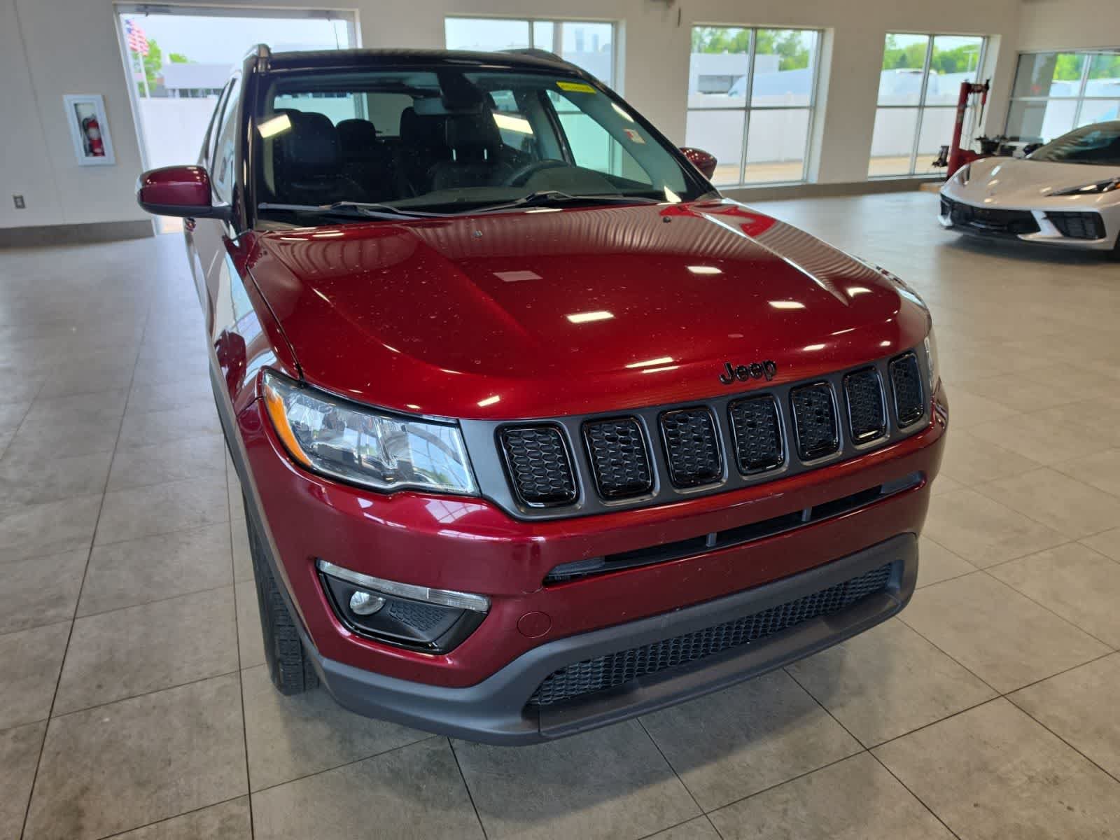Used 2021 Jeep Compass Latitude w/ Sun and Sound Group AWD/4WD image 4