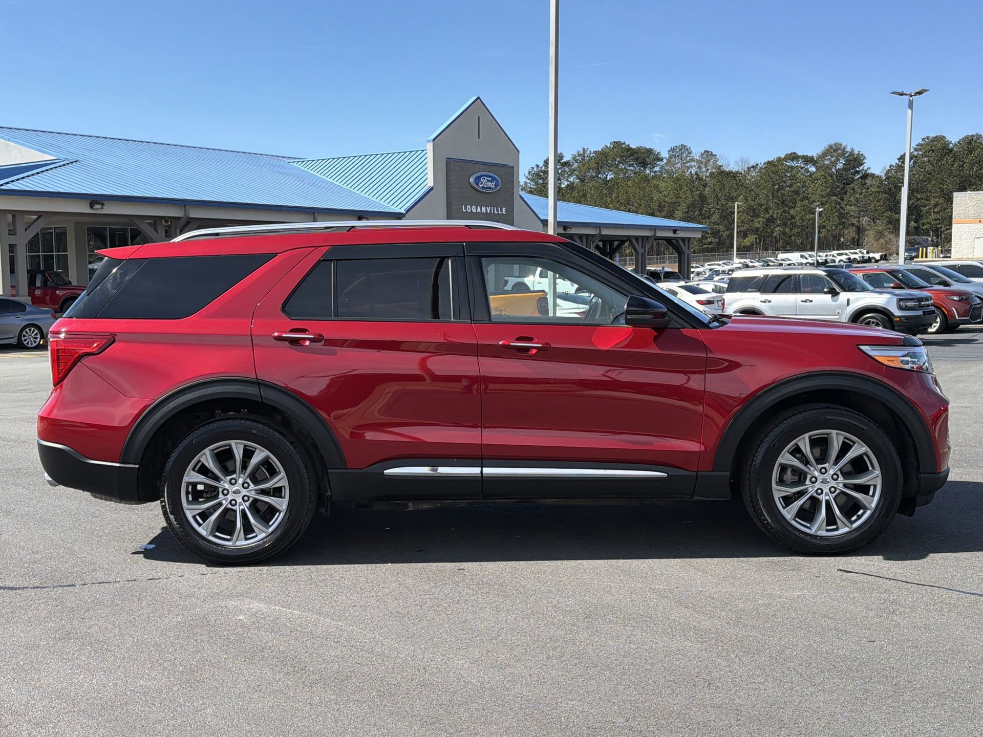 Certified 2023 Ford Explorer Limited w/ Equipment Group 301A image 2