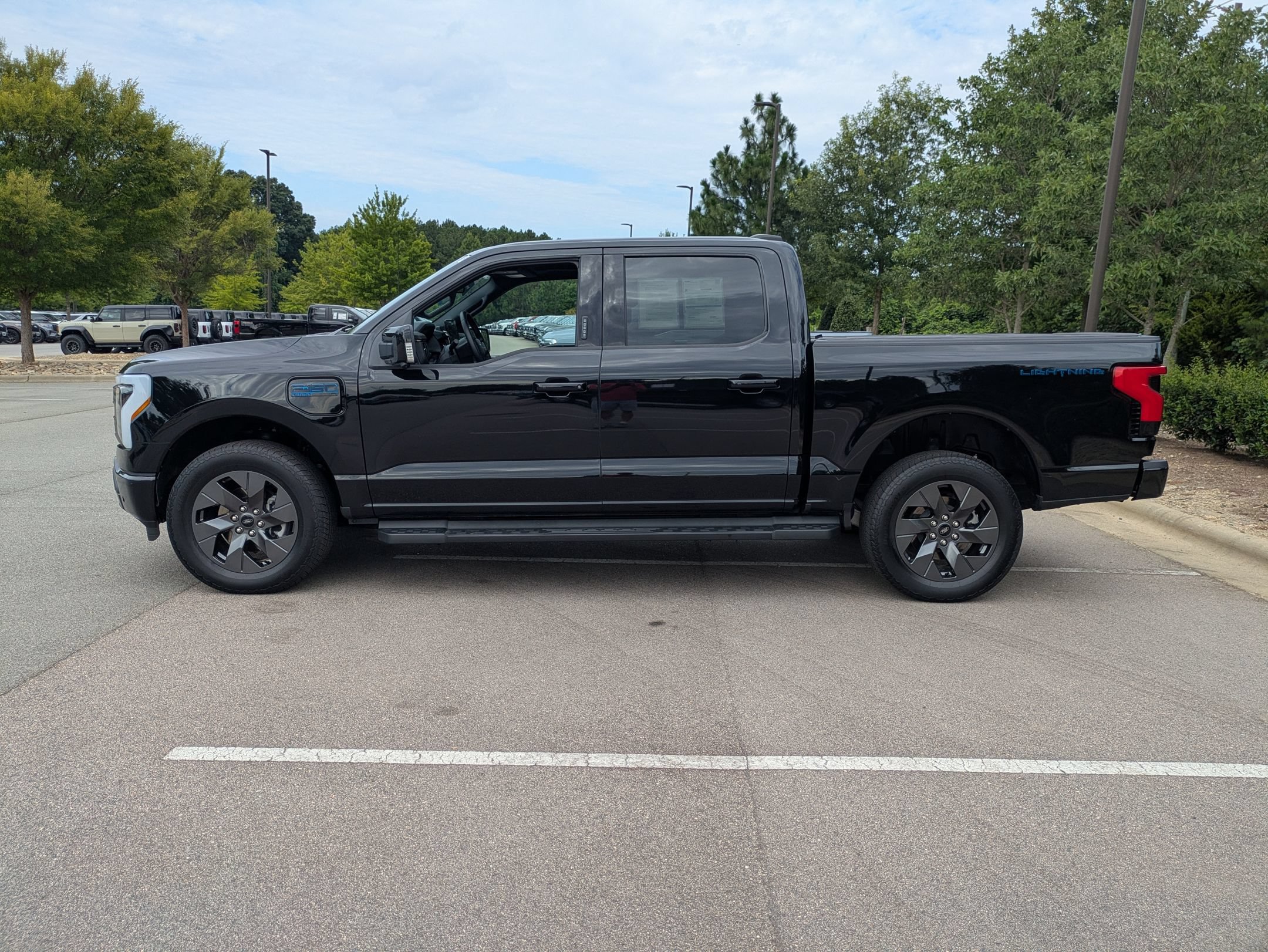 Certified 2025 Ford F150 Lightning Lariat w/ Max Trailer Tow Package AWD/4WD image 7