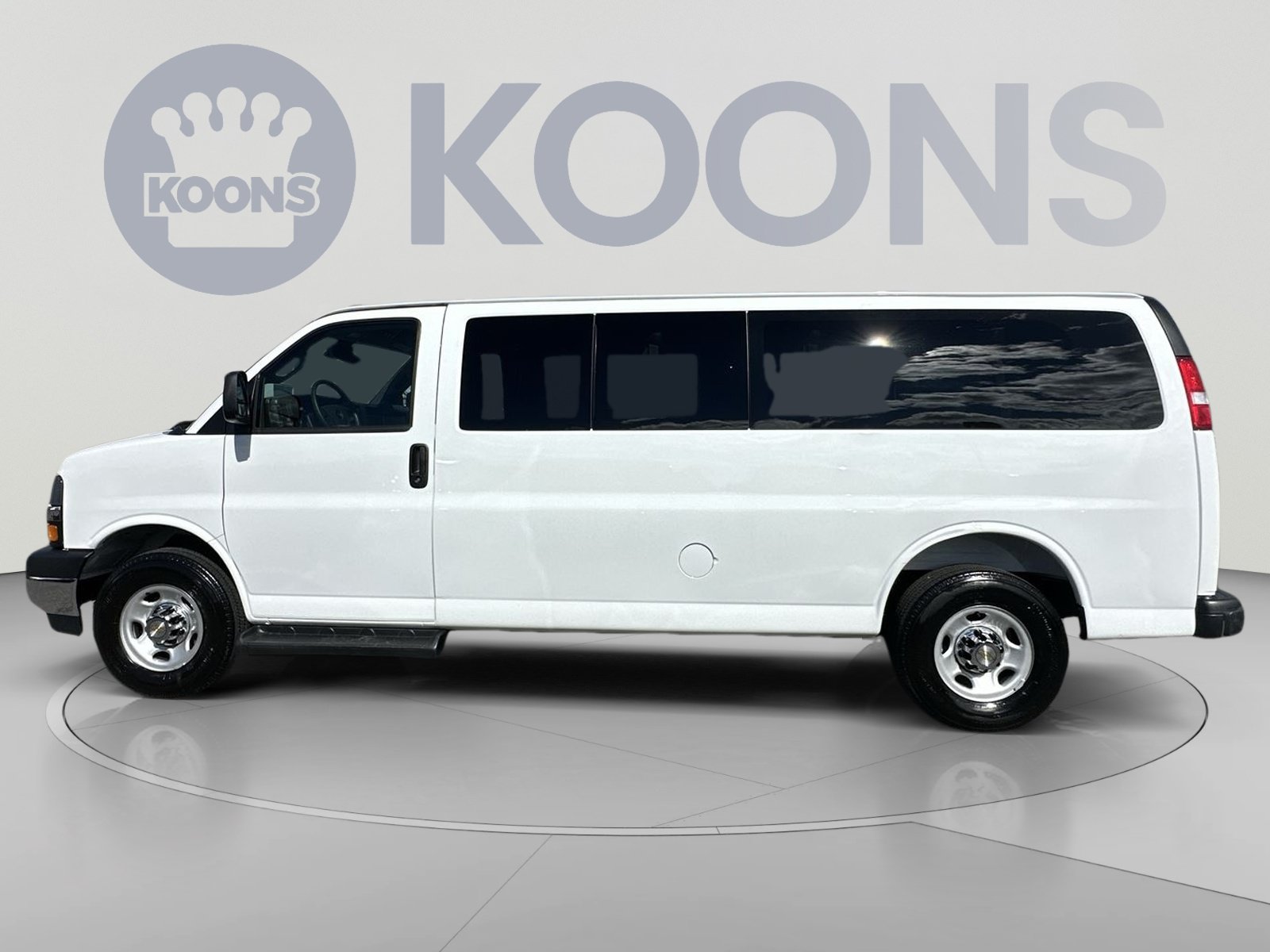 Used 2025 Chevrolet Express 3500 LT w/ LT Preferred Equipment Group RWD image 7