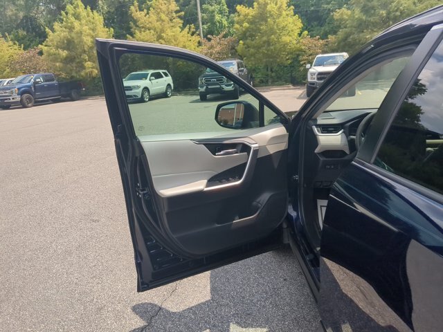 Used 2021 Toyota RAV4 XLE FWD image 13