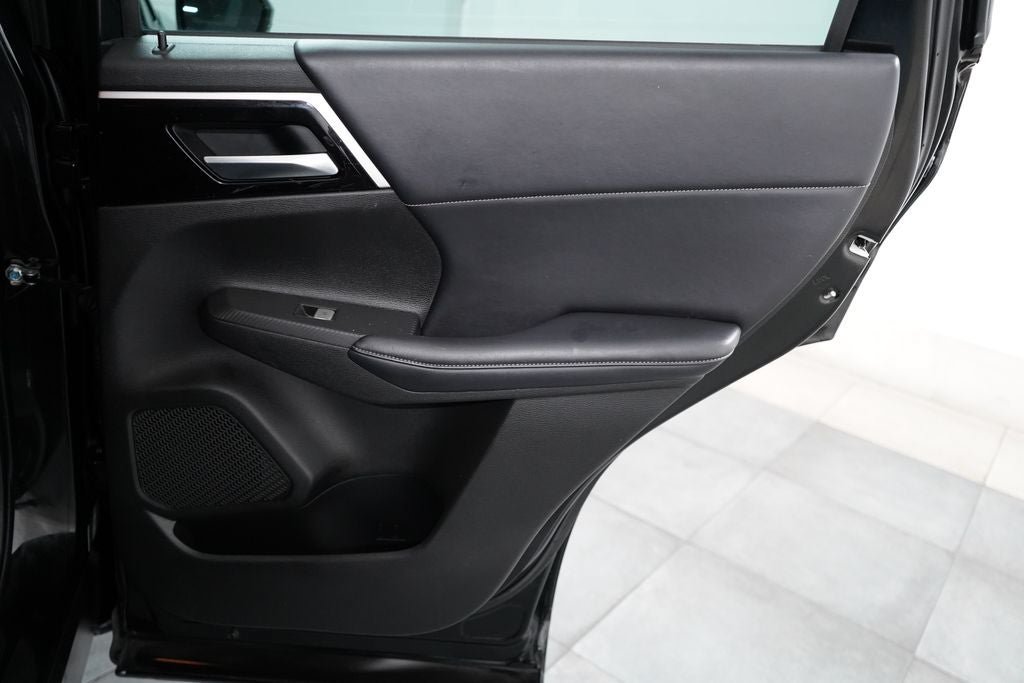 Used 2023 Mitsubishi Outlander SE FWD image 23