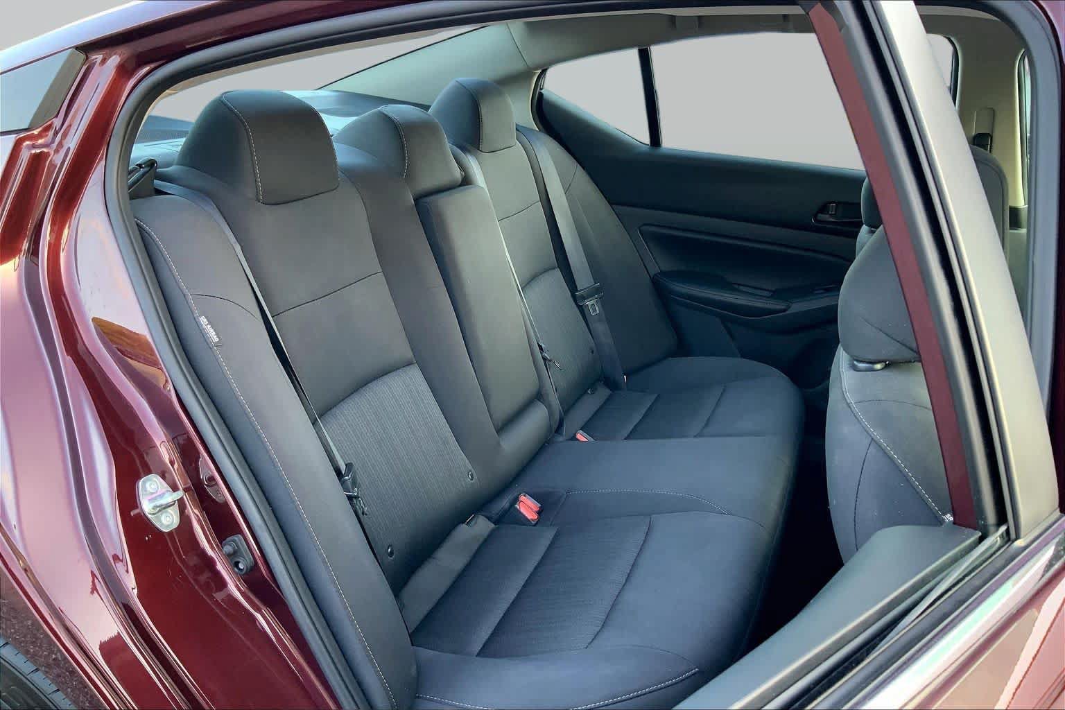 Used 2025 Nissan Altima 2.5 SV FWD image 18