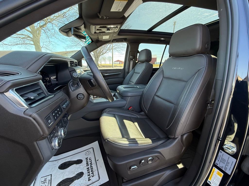Used 2023 GMC Yukon Denali w/ Max Trailering Package image 16