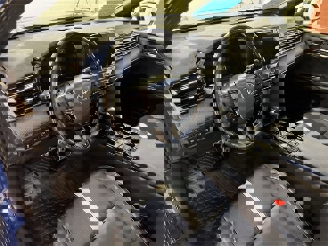 Used 2025 Toyota Camry SE image 12