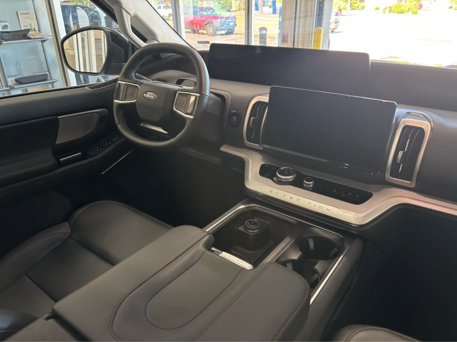 Certified 2025 Ford Expedition Active AWD/4WD image 11