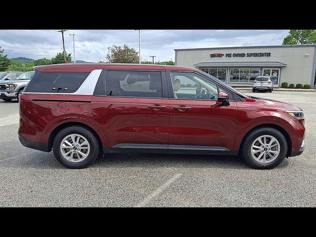 Used 2024 Kia Carnival LX FWD image 9