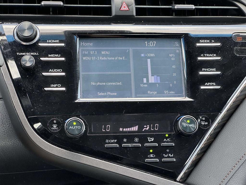 Used 2018 Toyota Camry XLE FWD image 18