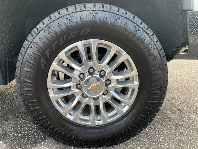 Used 2023 Chevrolet Silverado 2500 High Country w/ Z71 Off-Road Package image 7