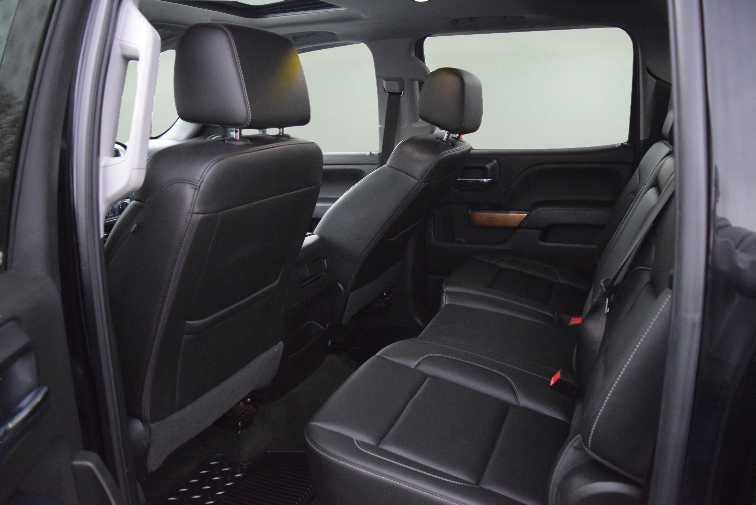 Used 2018 Chevrolet Silverado 1500 LTZ w/ LTZ Plus Package AWD/4WD image 11