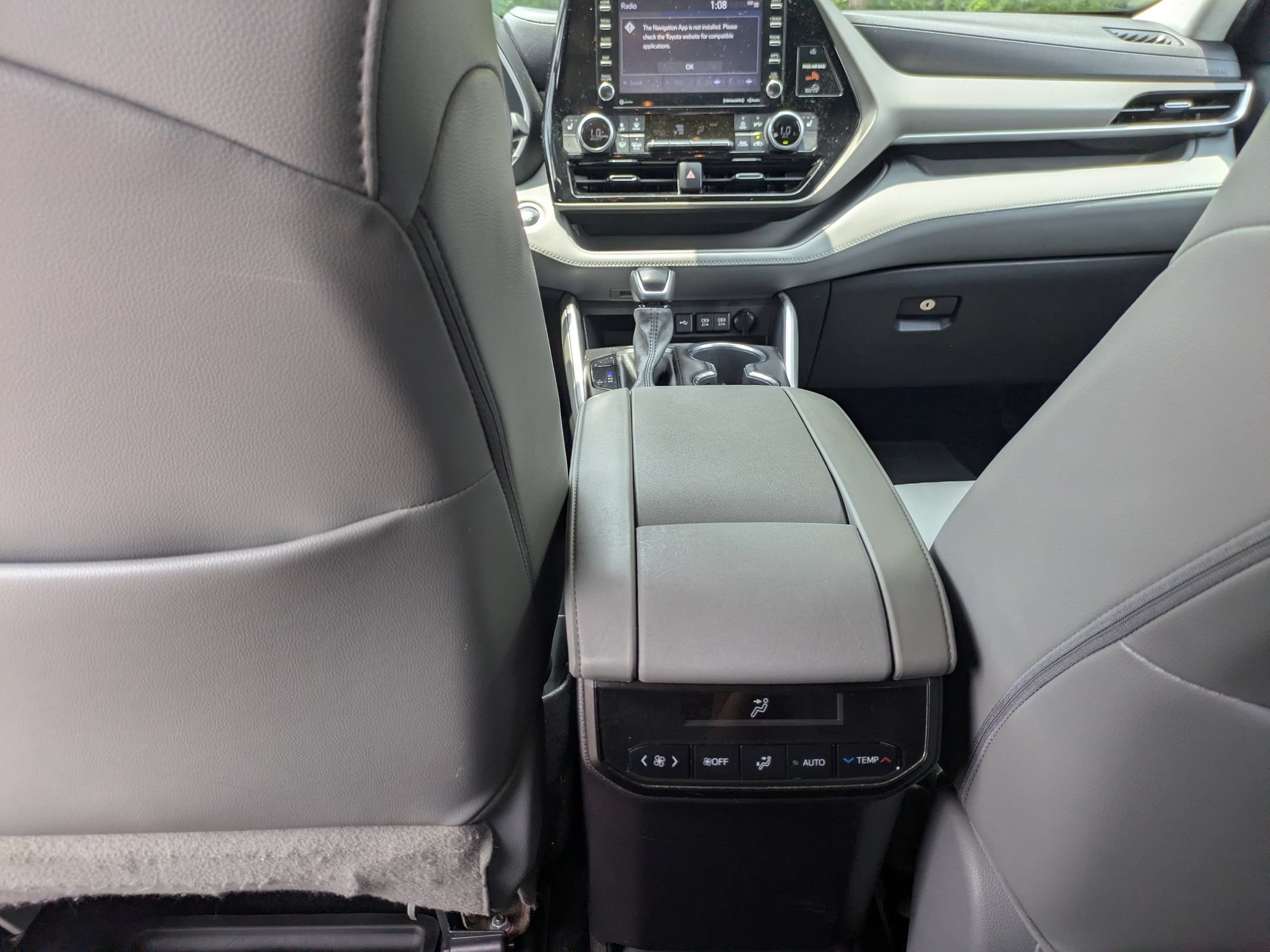 Used 2021 Toyota Highlander XLE FWD image 27