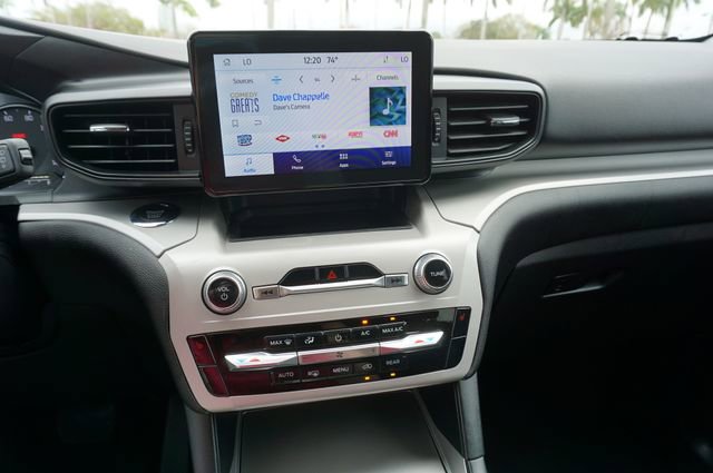 Certified 2023 Ford Explorer XLT image 4