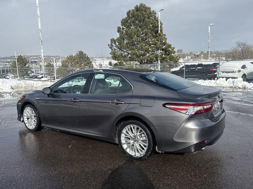 Used 2018 Toyota Camry XLE image 3