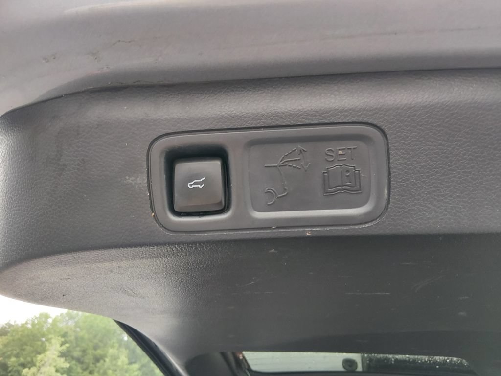 Certified 2023 Ford Expedition XLT RWD image 17