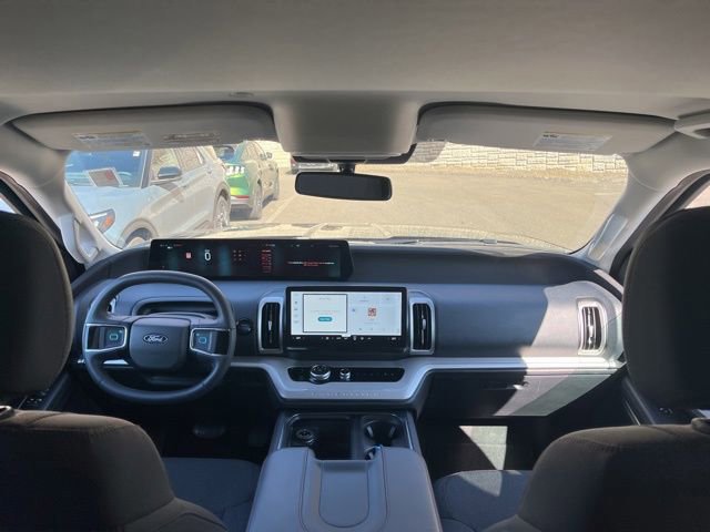 Certified 2025 Ford Expedition Active image 42