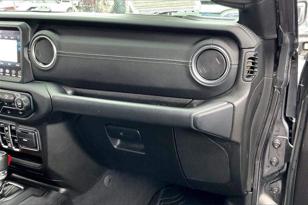 Used 2019 Jeep Wrangler Unlimited Sahara image 14