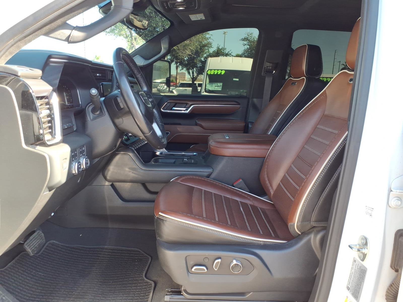 Used 2024 GMC Sierra 3500 Denali Ultimate AWD/4WD image 14