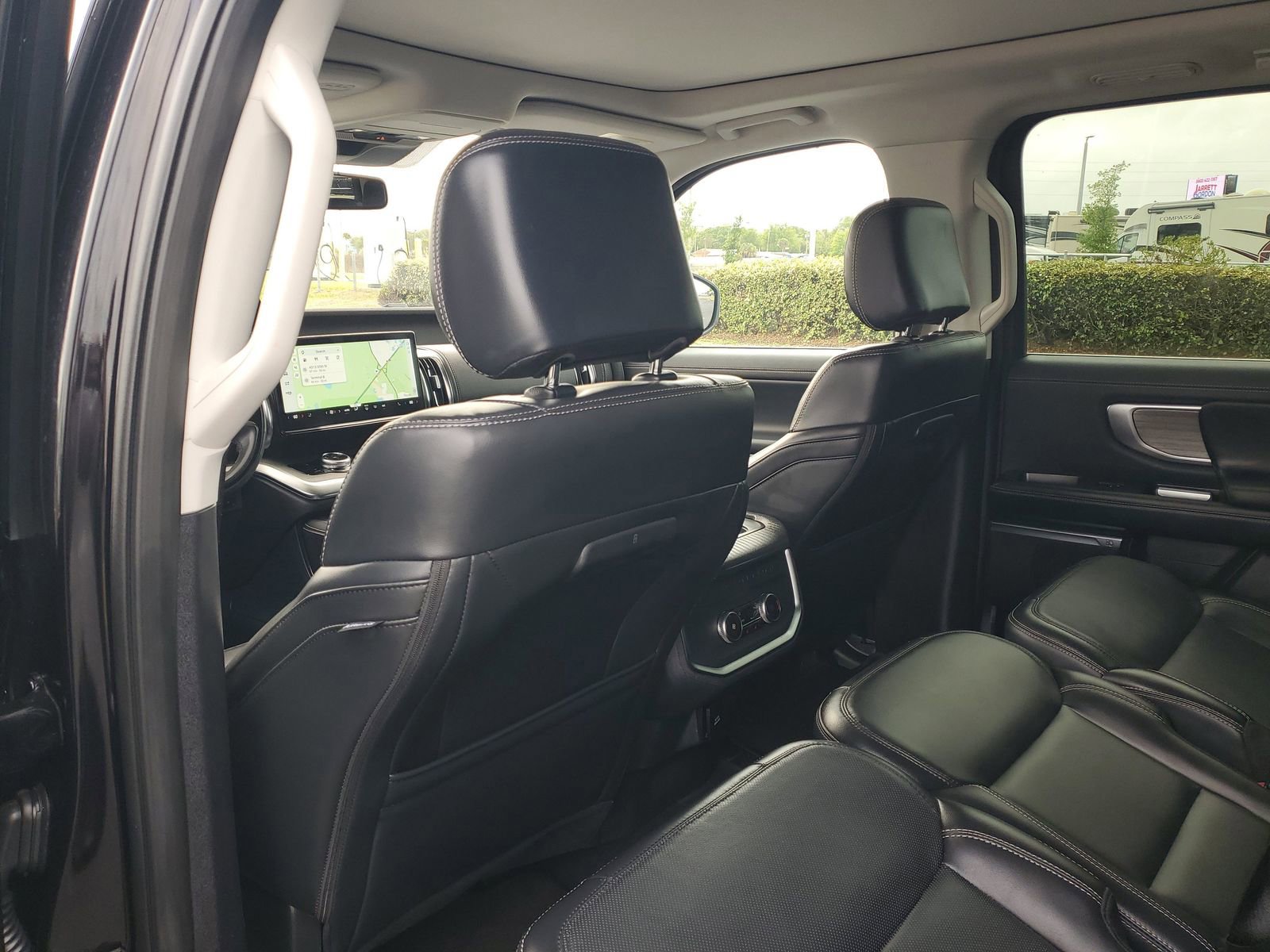 Certified 2025 Ford Expedition Max Platinum AWD/4WD image 12