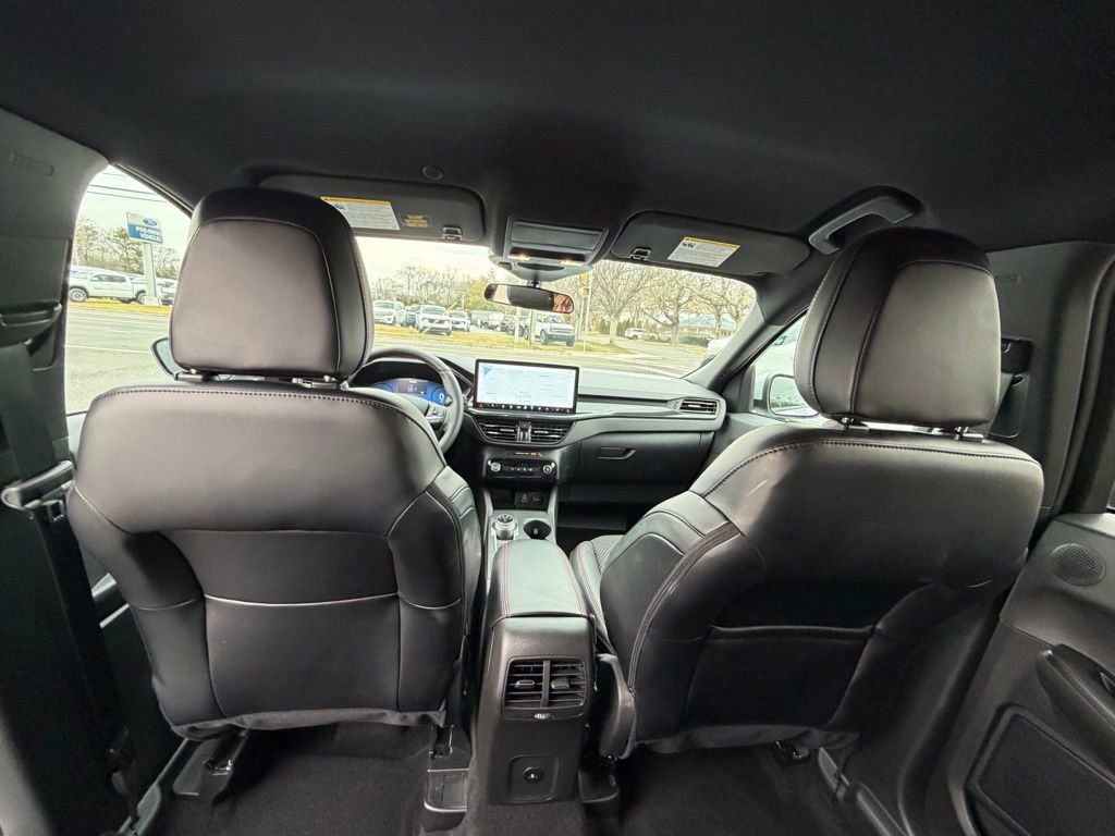 Certified 2025 Ford Escape ST-Line Select w/ Tech Pack #2 image 17