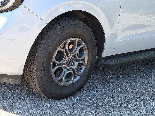 Certified 2025 Ford Expedition Active AWD/4WD image 4