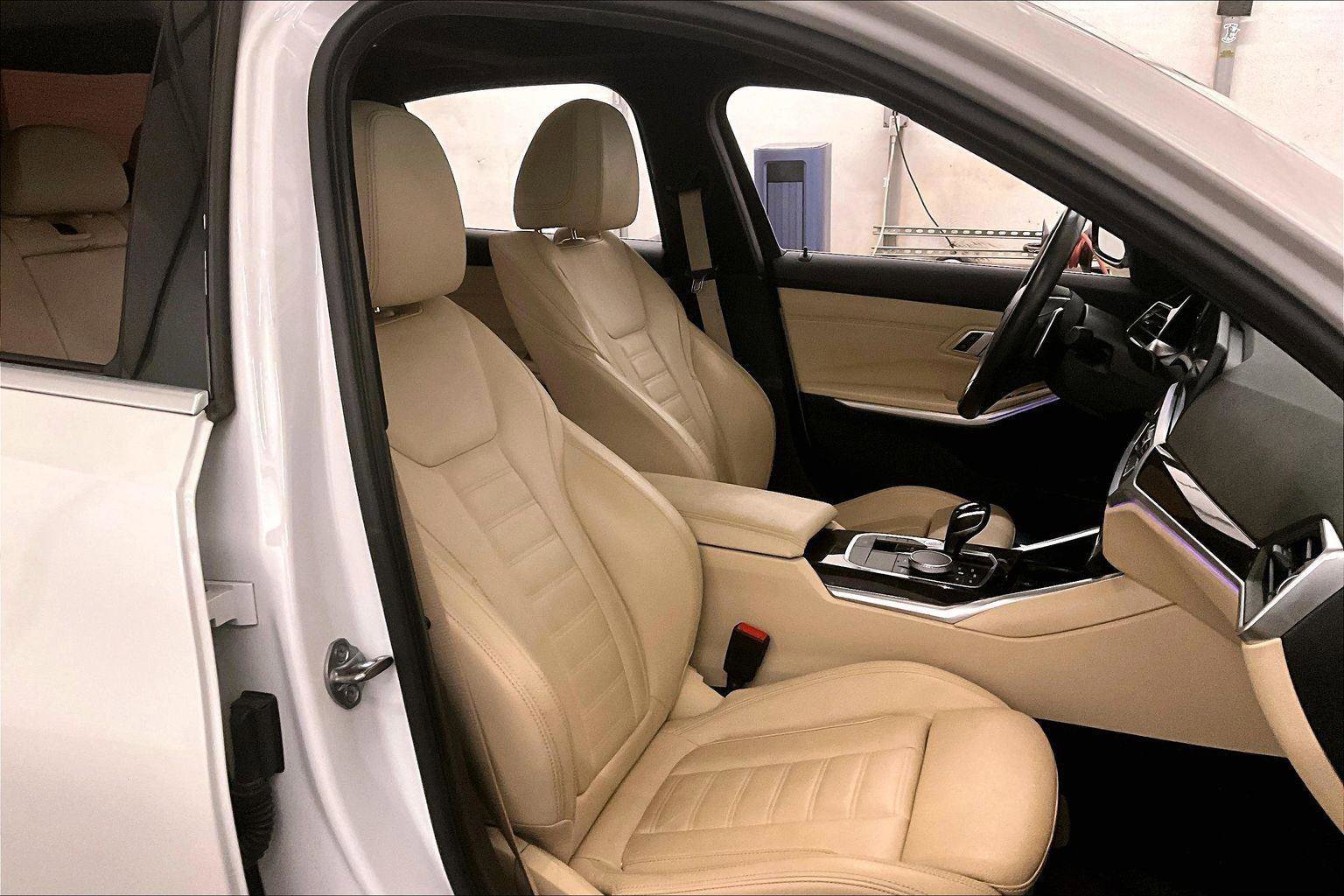 Used 2020 BMW 330i xDrive Sedan w/ Convenience Package image 9