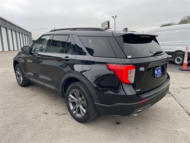 Certified 2023 Ford Explorer XLT w/ Equipment Group 202A image 5