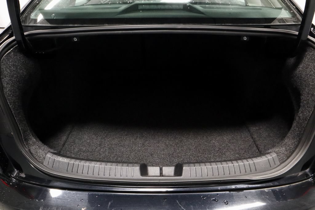 Used 2024 Volkswagen Jetta SE FWD image 14