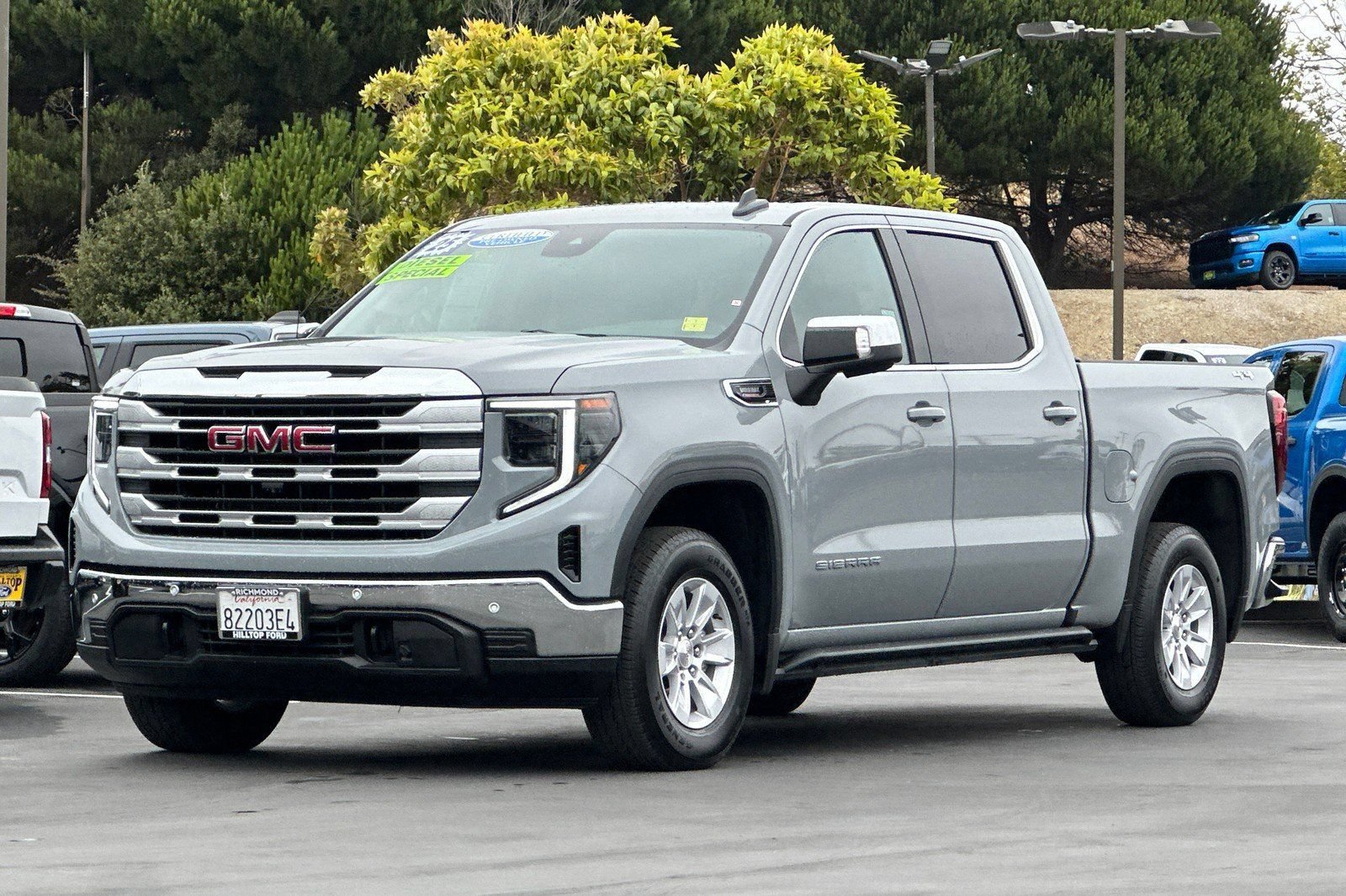 Used 2025 GMC Sierra 1500 SLE w/ Preferred Package AWD/4WD image 11