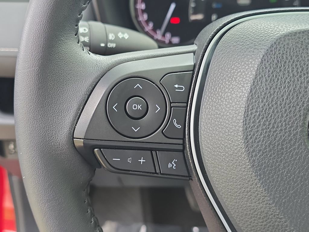 Used 2023 Toyota RAV4 XLE Premium image 29