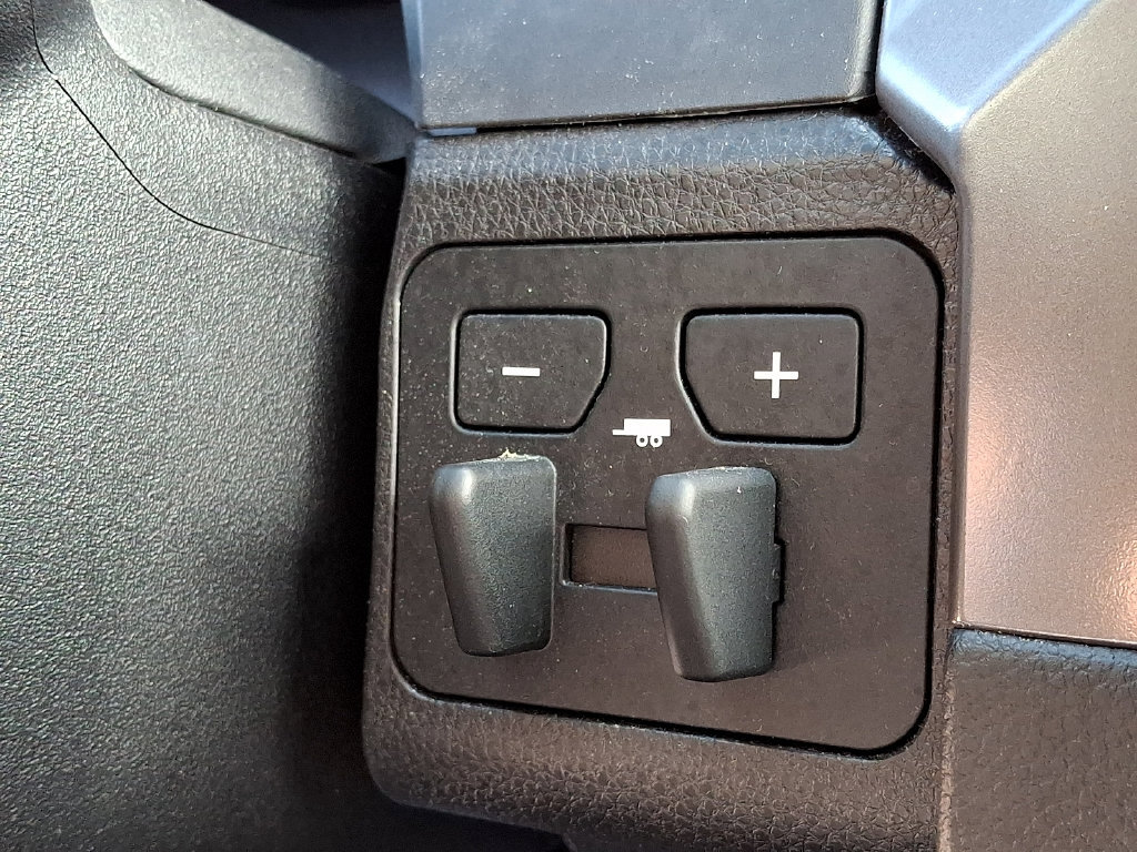 Used 2024 Toyota Tacoma SR5 AWD/4WD image 23