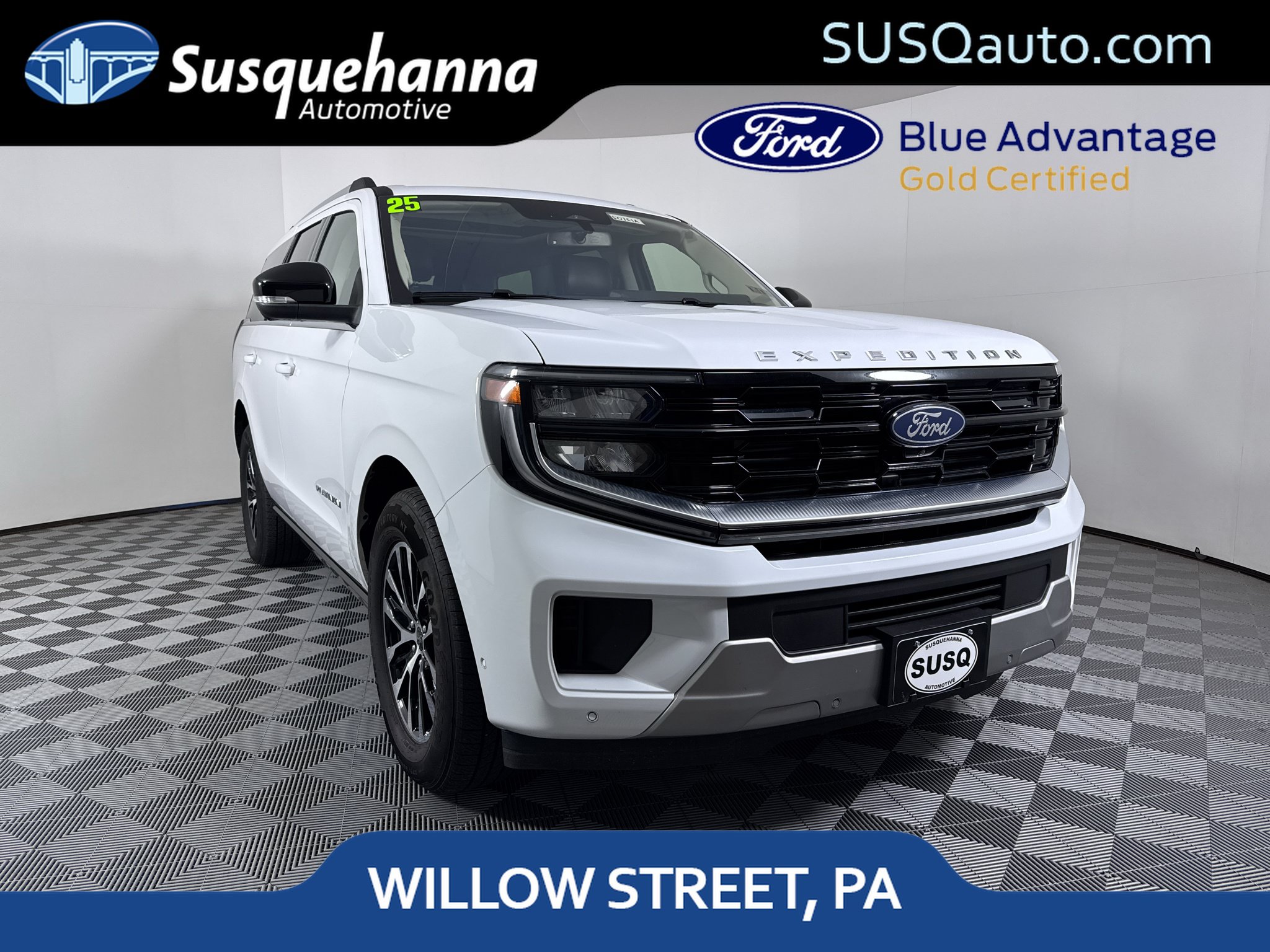 Certified 2025 Ford Expedition Platinum AWD/4WD image 1