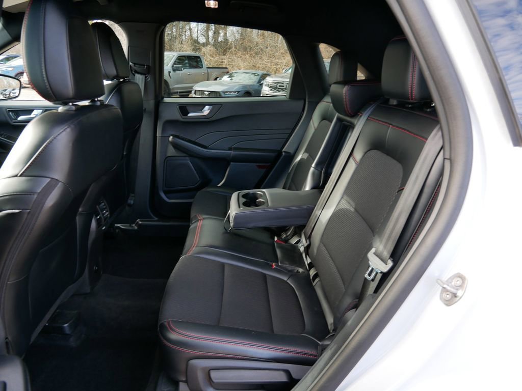 Certified 2025 Ford Escape ST-Line AWD/4WD image 11