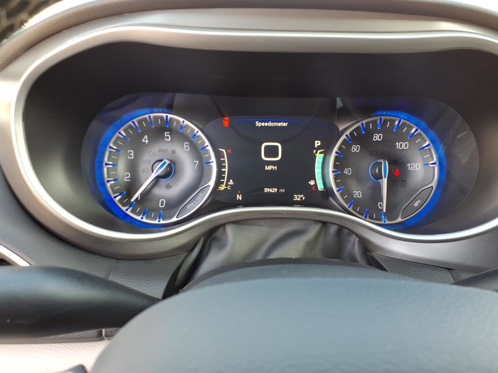 Used 2024 Chrysler Pacifica Touring-L image 16