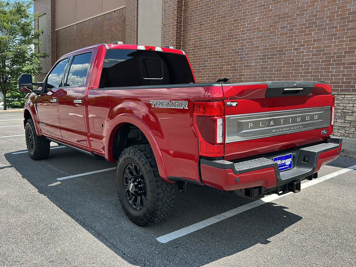 Certified 2022 Ford F250 Platinum w/ Tremor Off-Road Package AWD/4WD image 3