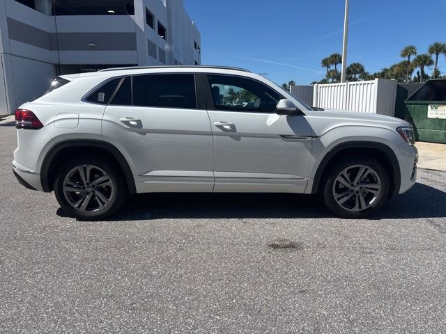 Used 2024 Volkswagen Atlas Cross Sport SEL R-Line AWD/4WD image 4