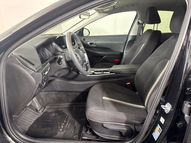 Used 2023 Hyundai Sonata SE w/ Preferred Accessory Package FWD image 9