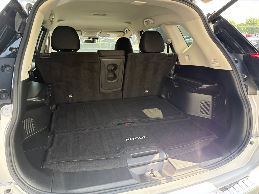 Used 2020 Nissan Rogue SV AWD/4WD image 14