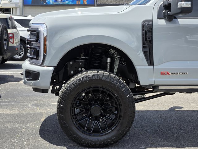 Certified 2025 Ford F250 Platinum AWD/4WD image 9