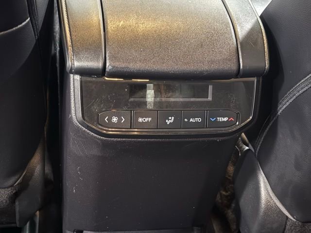 Used 2023 Toyota Highlander XLE image 37