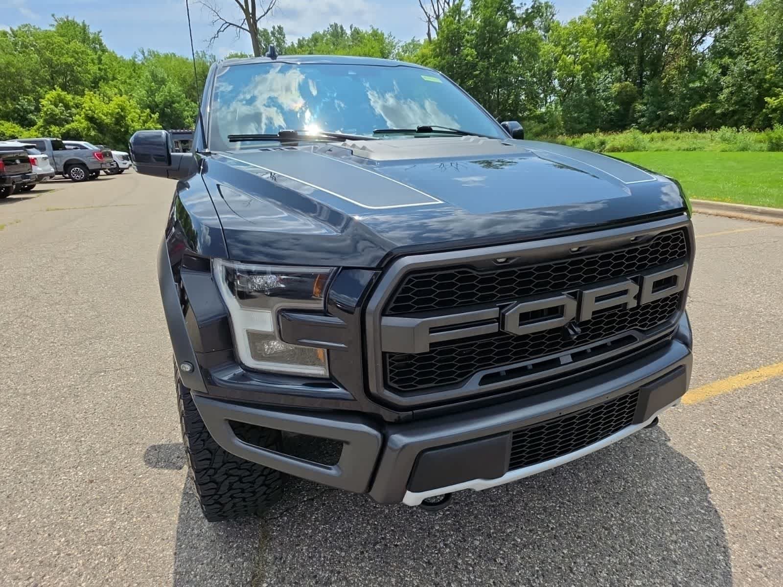 Certified 2019 Ford F150 Raptor w/ Equipment Group 802A Luxury AWD/4WD image 4