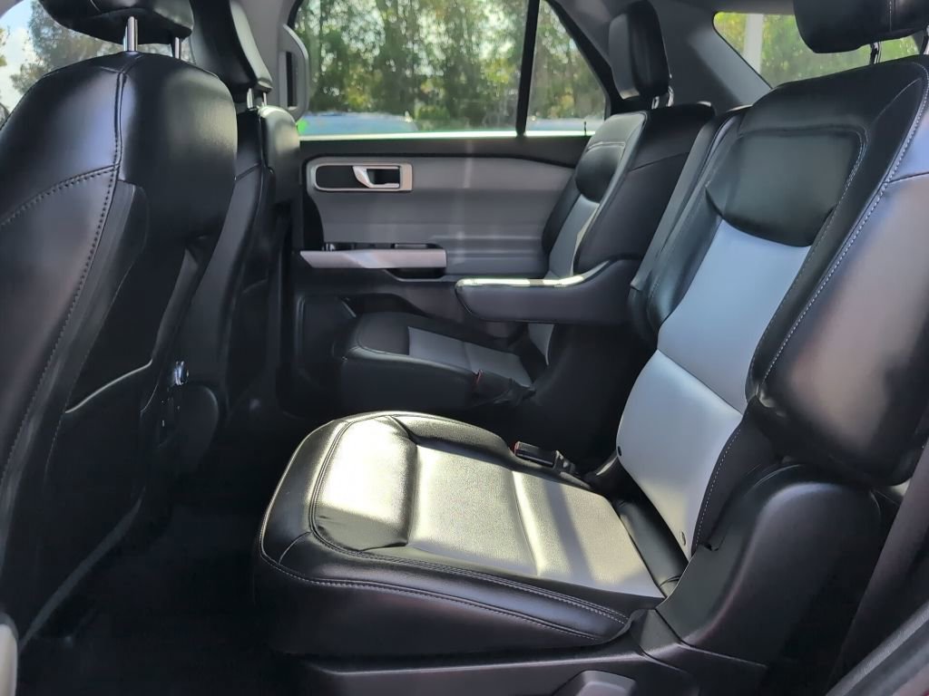 Certified 2022 Ford Explorer XLT w/ Equipment Group 202A image 11