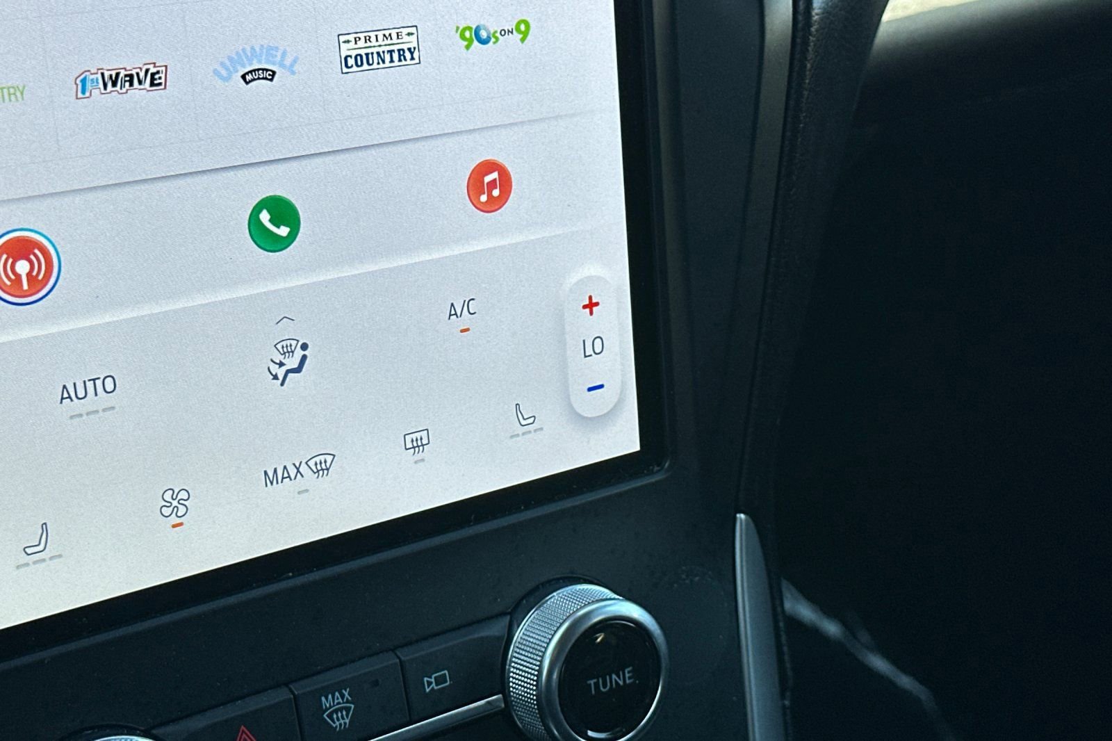 Certified 2024 Ford Edge SEL image 30